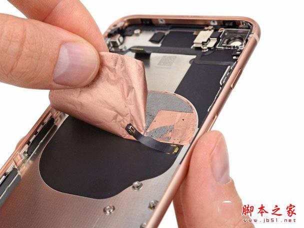 iphone8弯了能压回来吗