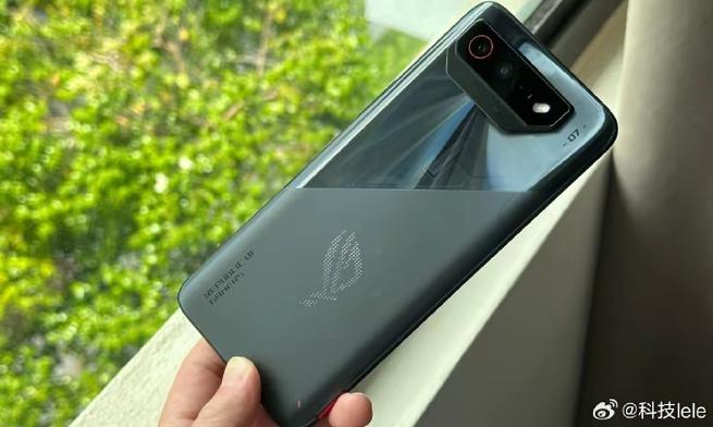 目前最优秀的双扬声器手机