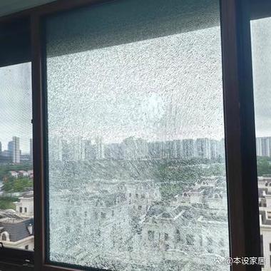 窗户玻璃裂了条缝怎么办游戏截图