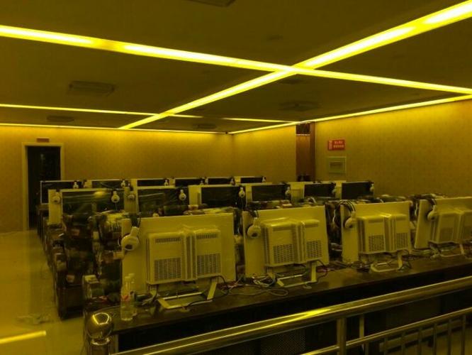 附近300米内的网吧缩略图