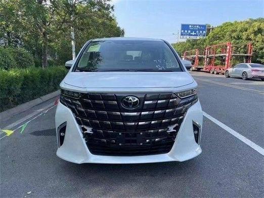 丰田埃尔法配置参数截图
