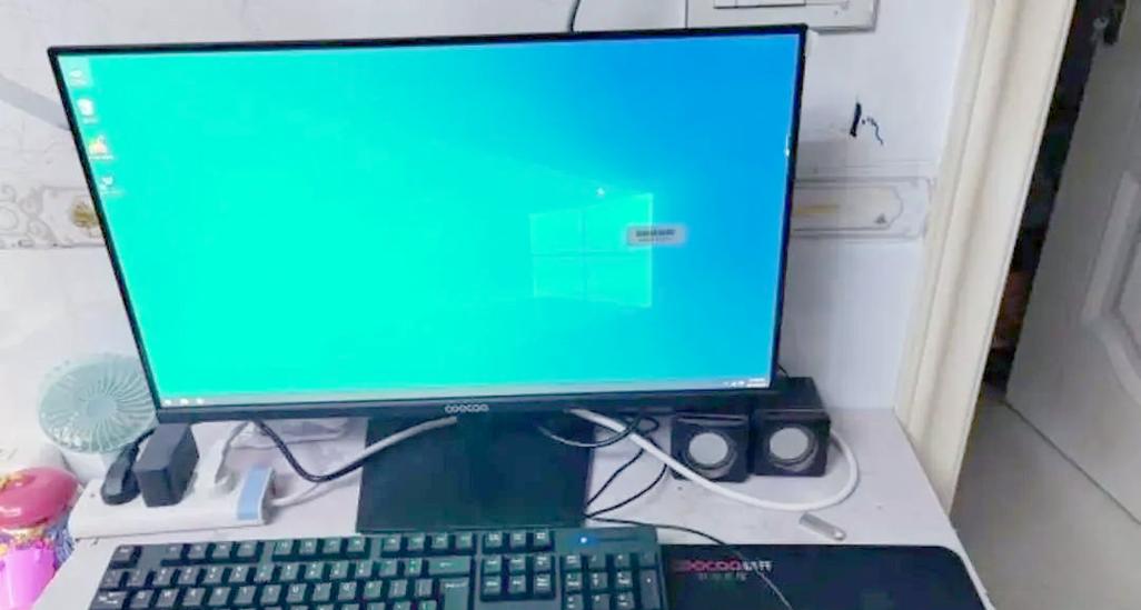电脑显示器闪烁黑屏