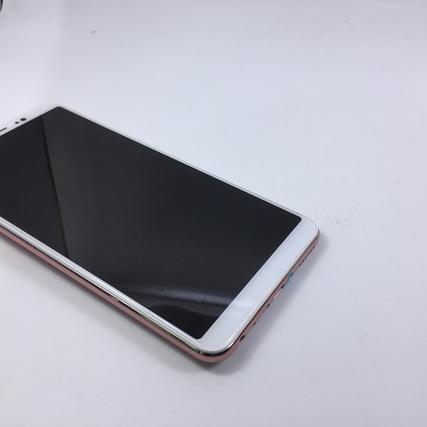 vivoy79上面小孔是什么