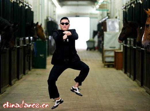 江南style骑马舞