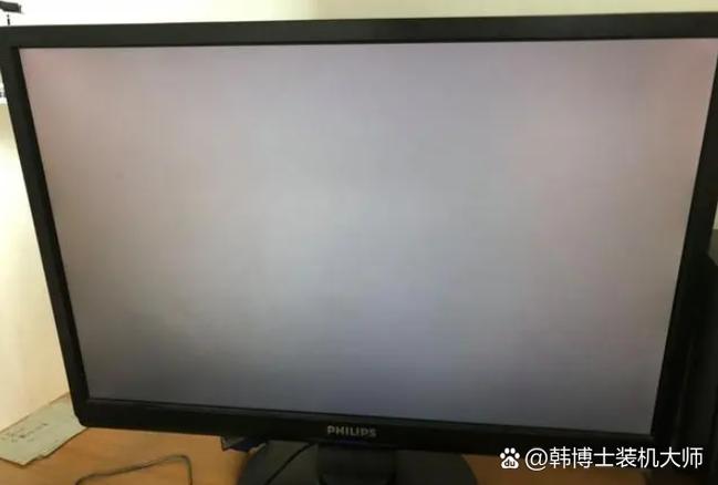 电脑总白屏是什么情况
