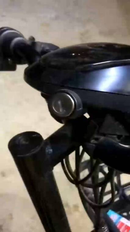 电动车一开锁就响而且骑不了