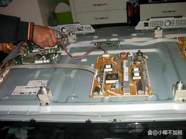 液晶电视开关掉了怎么装上截图