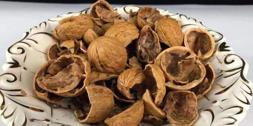 70岁老人每天吃几个核桃游戏截图
