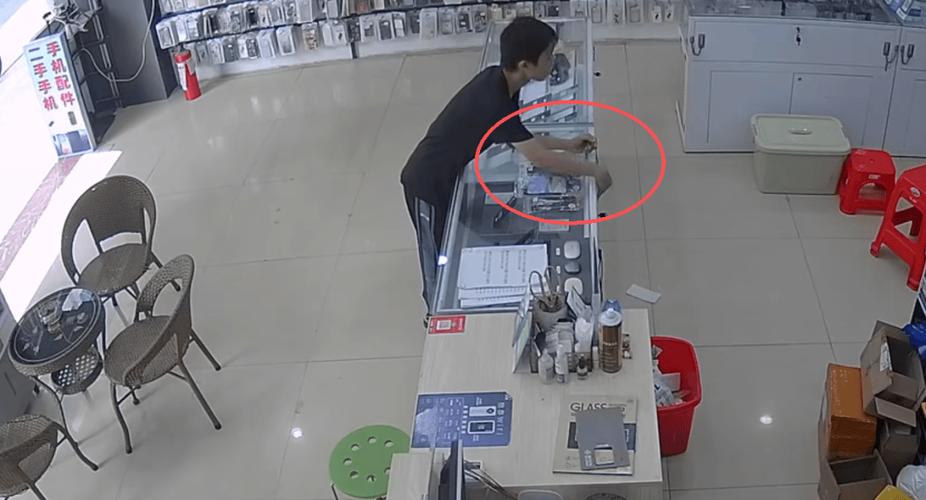偷窃家庭摄像头视频