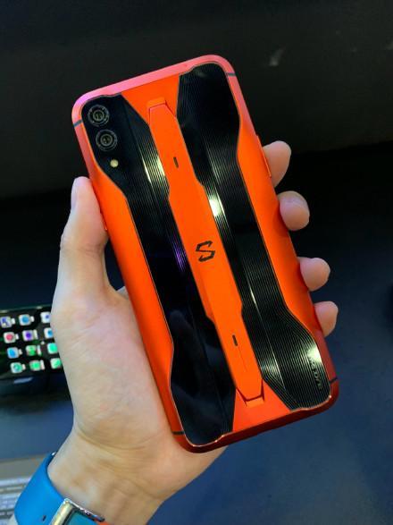 黑鲨2黑色和银色哪个好看游戏截图