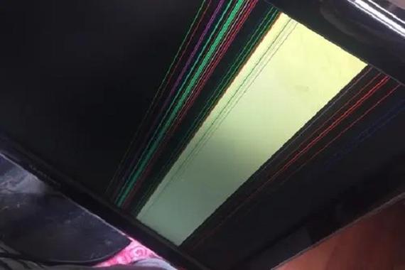 手机屏幕有黑色横条纹