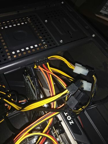 显卡正常工作但是灯不亮截图