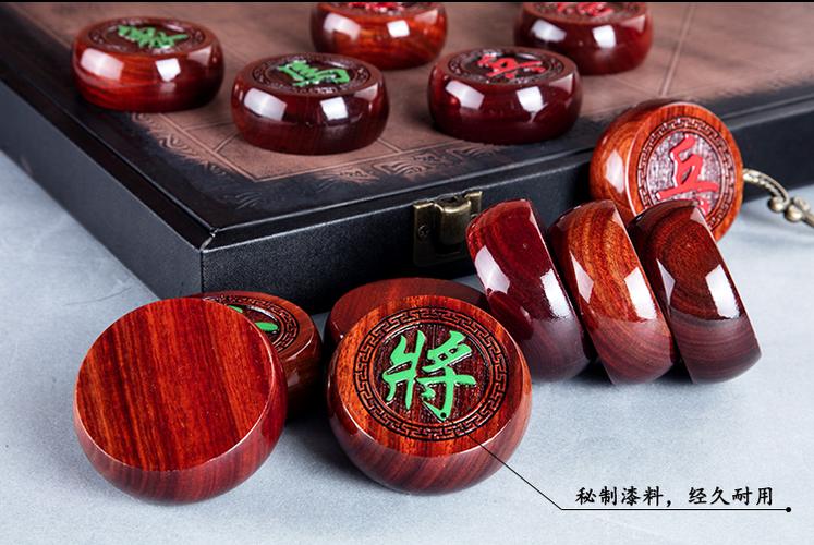 可以选择黑红色的象棋