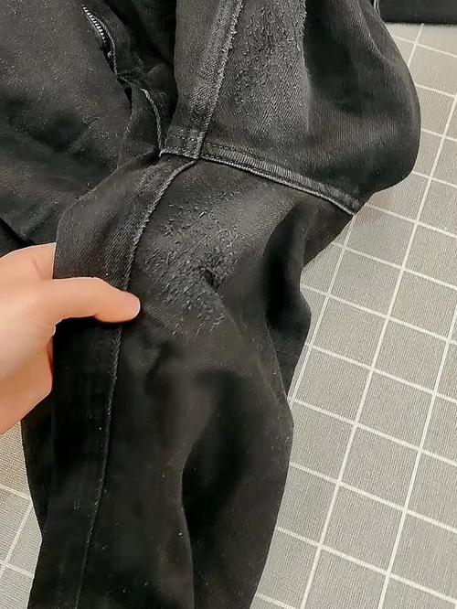 裤子两腿间老是磨破怎么办