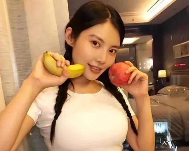 美女增肥长胖撑大肚子图标