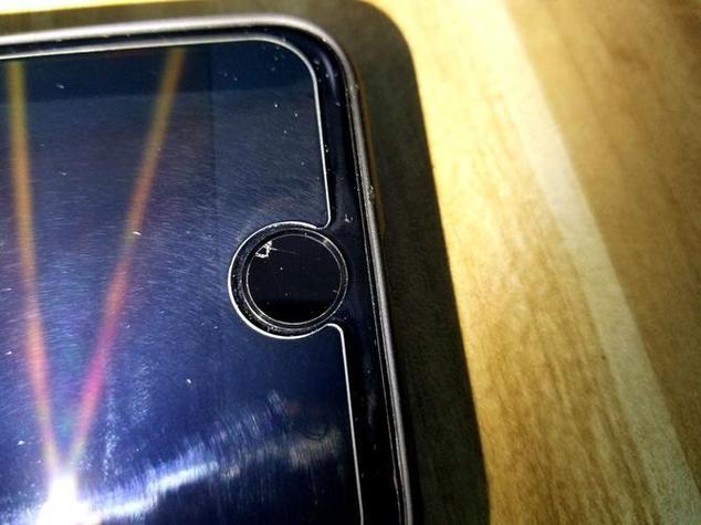 iphone摄像头下面的圆点