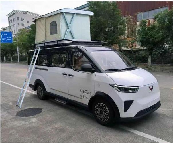 五菱旅居小房车6万元左右