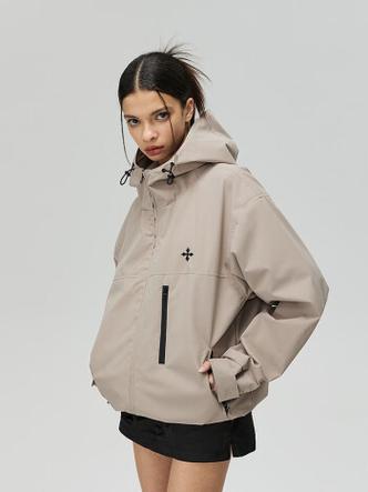一个菱形十字的衣服品牌