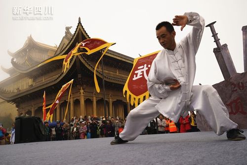张三丰和杨过谁武功高