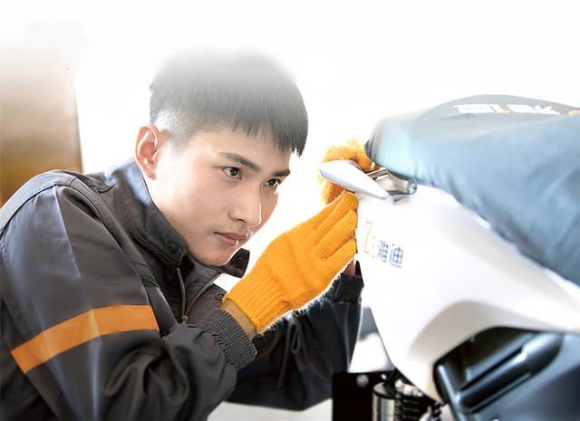 雅迪人工客服电话24小时