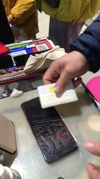 贴膜按压屏幕会不会坏