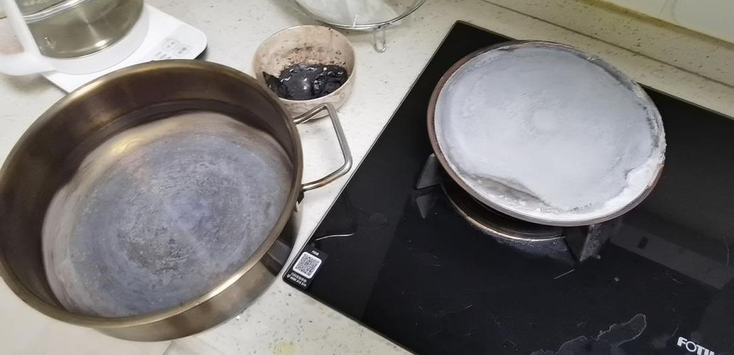 蒸锅底脱落一层