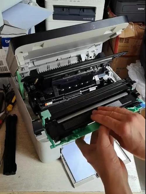 兄弟激光打印机换碳粉