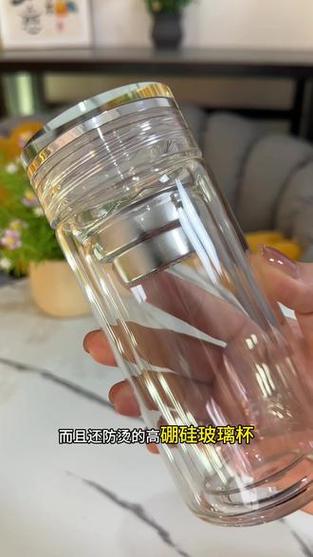 玻璃杯怎样倒开水不会裂开