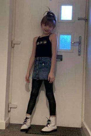 男生穿女装去上学