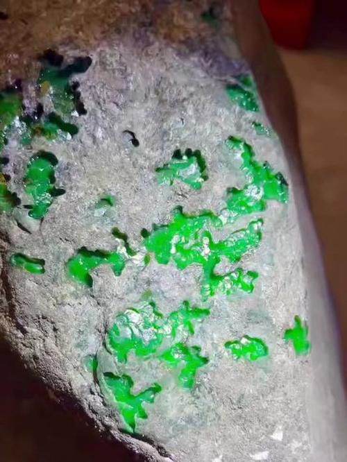 翡翠的原石哪里图标