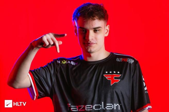 csgo如何左手持枪更改了还是右手图标