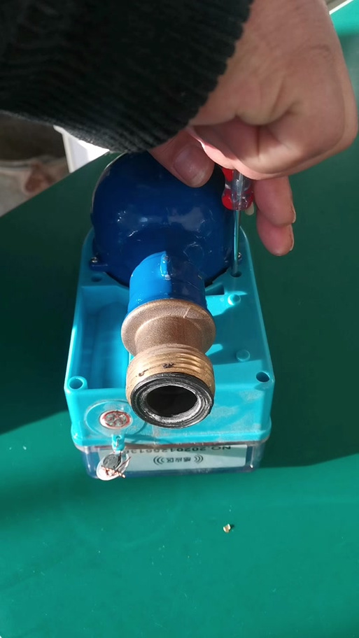 水表玻璃盖拆卸技巧