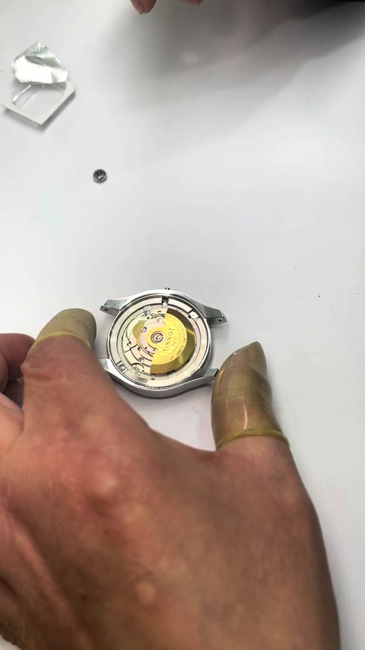 手表的调节旋钮拔不出来