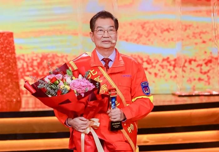 2021先锋模范人物缩略图