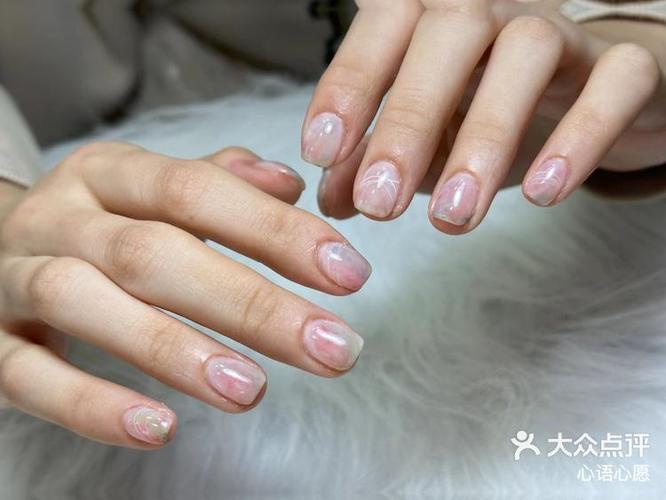 美甲做建构要忍着疼吗