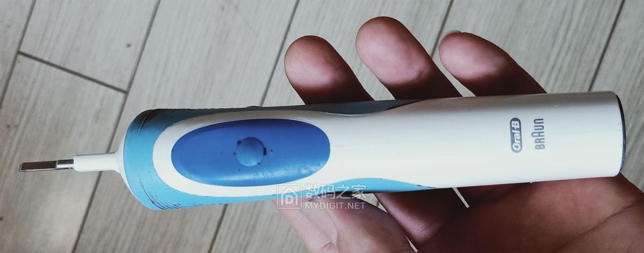 博朗电动牙刷如何拆卸