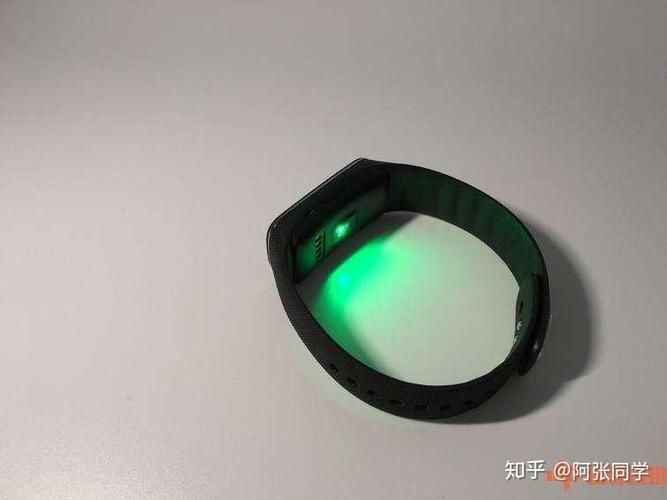 keep手环闪绿光