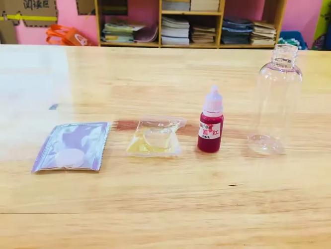 科学实验冒泡的岩浆课程导入