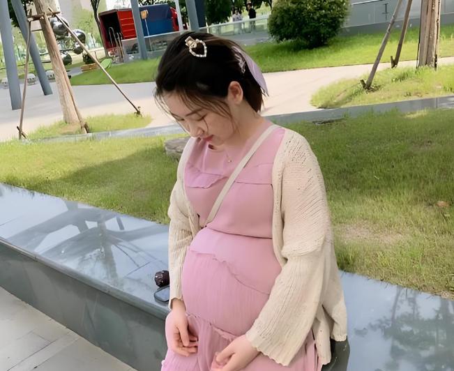 孕期离婚肚子宝宝归谁