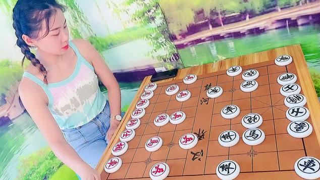 女孩会下象棋说明什么