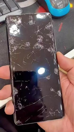 手机屏幕小彩斑
