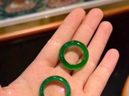 满绿翡翠