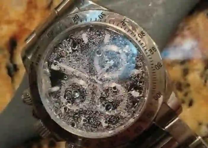 手表里面进水了,有水滴怎么办