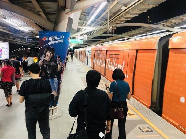地铁离去通关后有自由选择章节吗