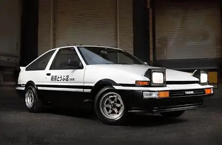头文字d里的车ae86给谁买了截图