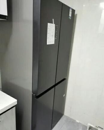 容声冰箱照明灯拆卸