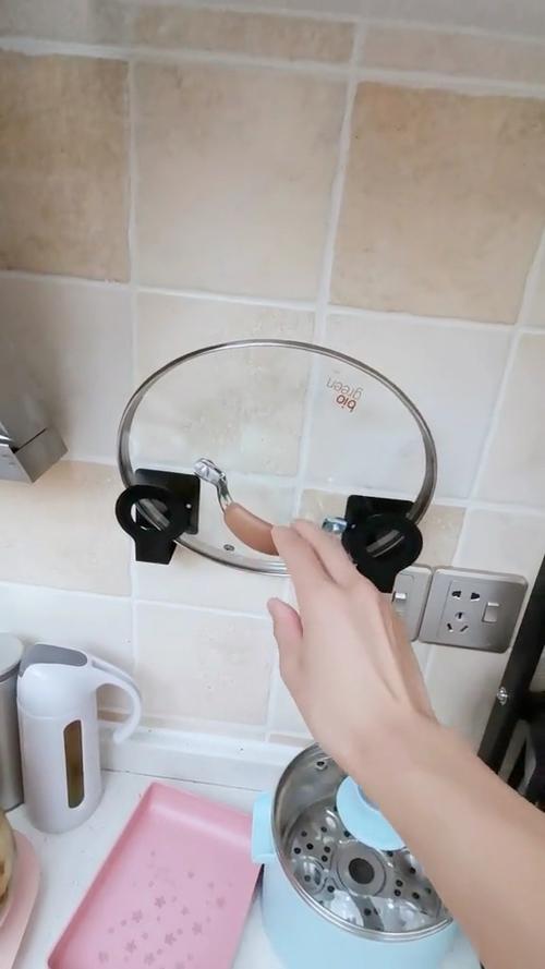 锅盖中间掉了能安上吗