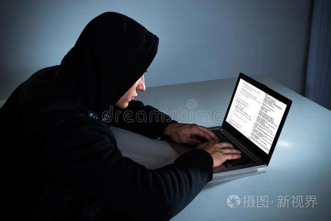 怎样在电脑上弄出黑客的感觉