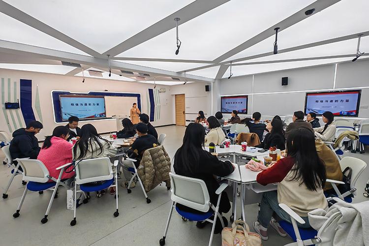 工作坊和工作室的区别