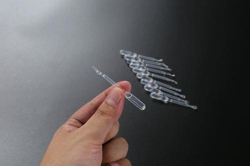 手机贴膜白边液怎么清理